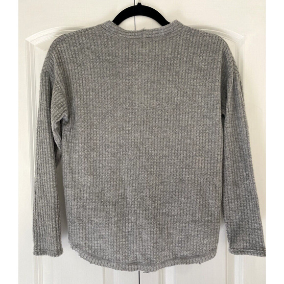 Walking On Sunshine Juniors Medium Heather Gray Waffle Knit Button Tie Front Top - Picture 2 of 7